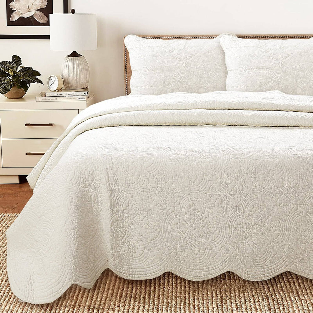 Copper Grove Sagano Blantyre Scalloped Edge Cotton 3-Piece Quilt Bedding Set - Off White - King